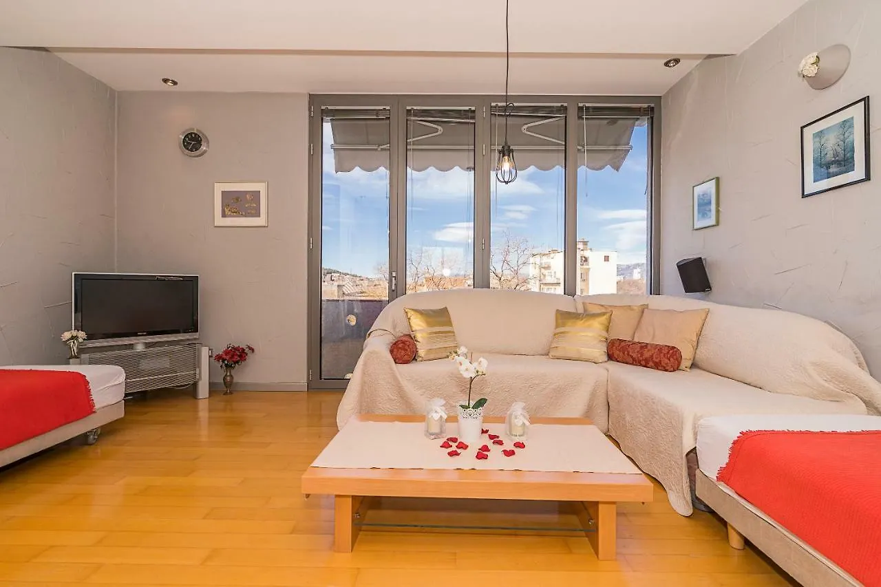 Apartment Old Town With Sea View Split