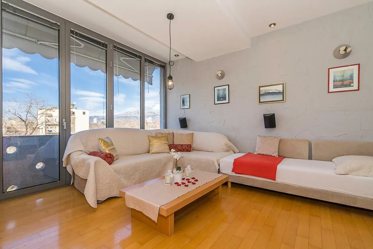 Apartment Old Town With Sea View Split