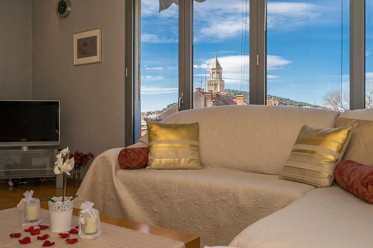 Apartment Old Town With Sea View Split